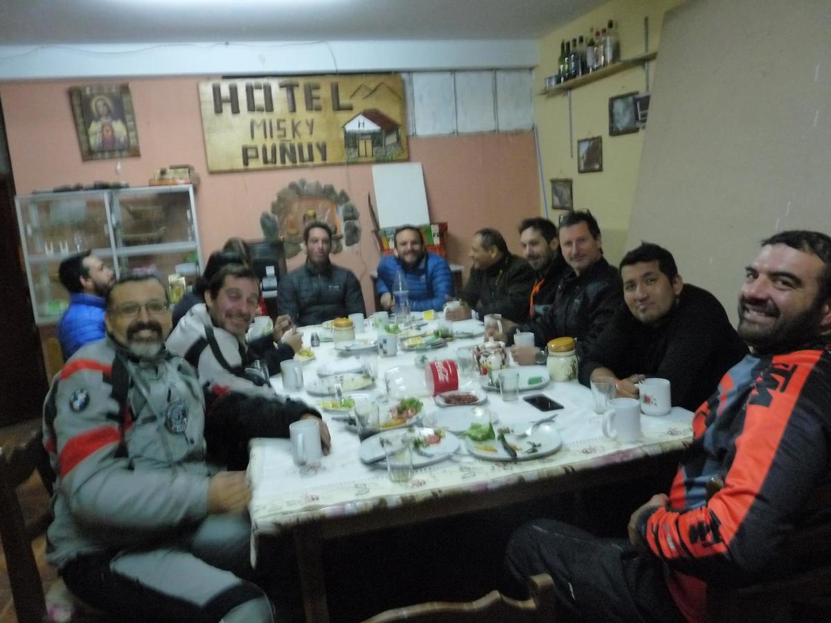 hotel MISKY PUÑUY Andamarca Buitenkant foto